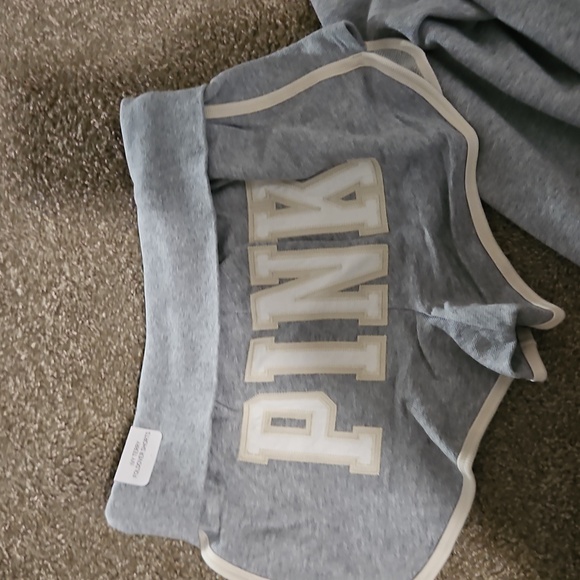 Outfit - Picture 2 of 5